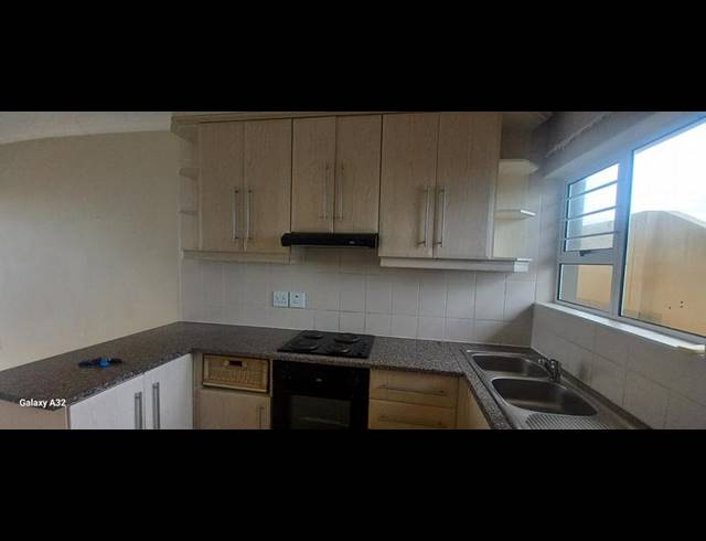 2 BEDROOM PROPERTY TO RENT IN MANABA BEACH